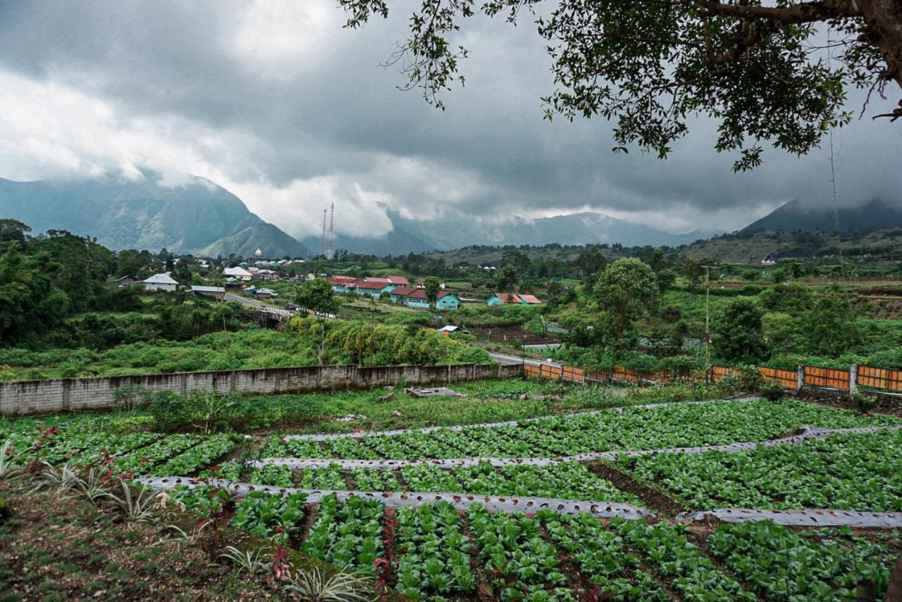 Rinjani Hill Hotel サンバラン・ラワン エクステリア 写真
