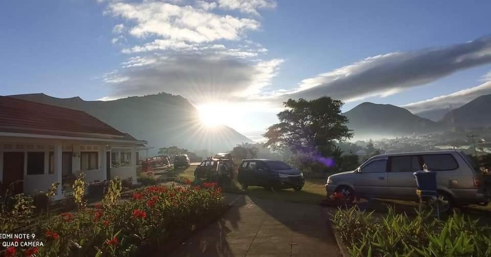 Rinjani Hill Hotel サンバラン・ラワン エクステリア 写真