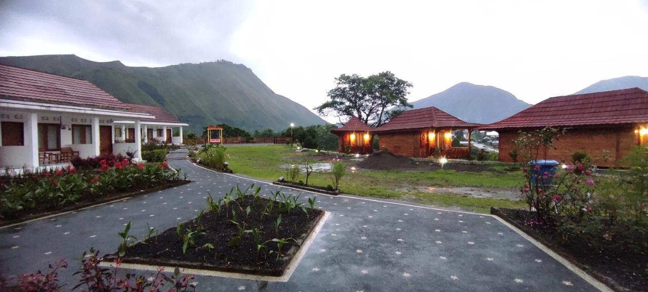 Rinjani Hill Hotel サンバラン・ラワン エクステリア 写真