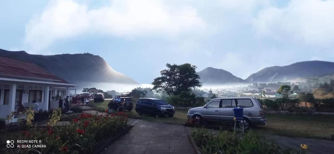 Rinjani Hill Hotel サンバラン・ラワン エクステリア 写真