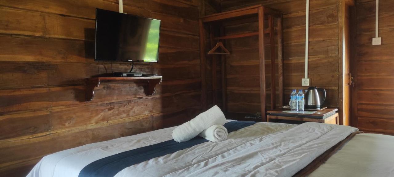 Rinjani Hill Hotel サンバラン・ラワン エクステリア 写真