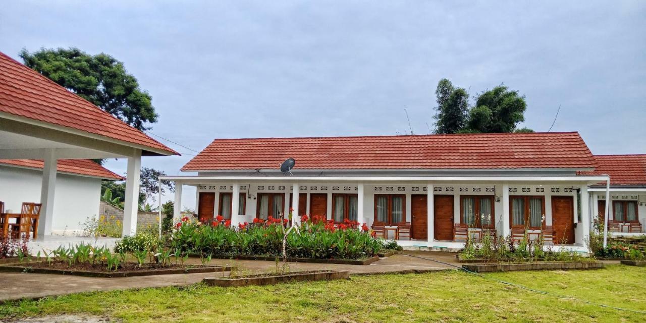 Rinjani Hill Hotel サンバラン・ラワン エクステリア 写真
