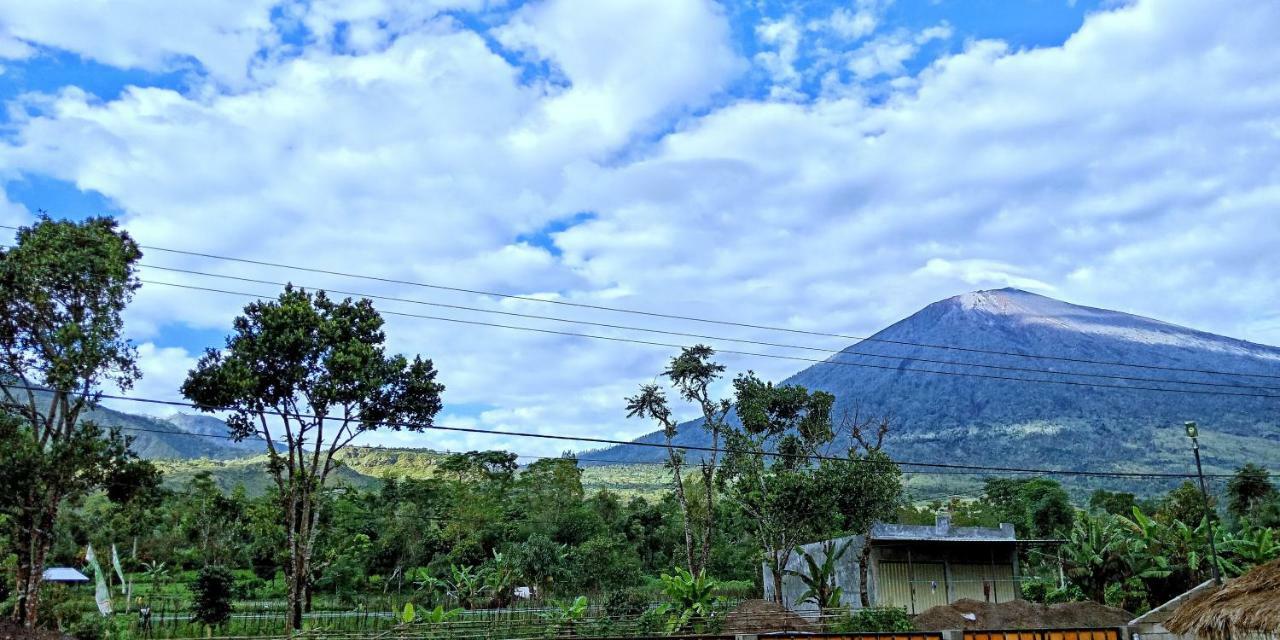 Rinjani Hill Hotel サンバラン・ラワン エクステリア 写真