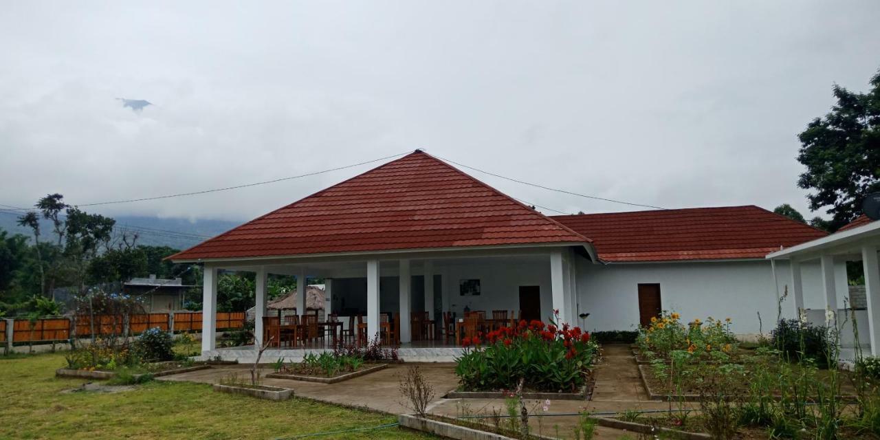 Rinjani Hill Hotel サンバラン・ラワン エクステリア 写真