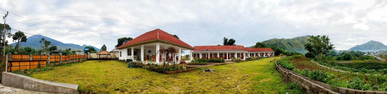 Rinjani Hill Hotel サンバラン・ラワン エクステリア 写真