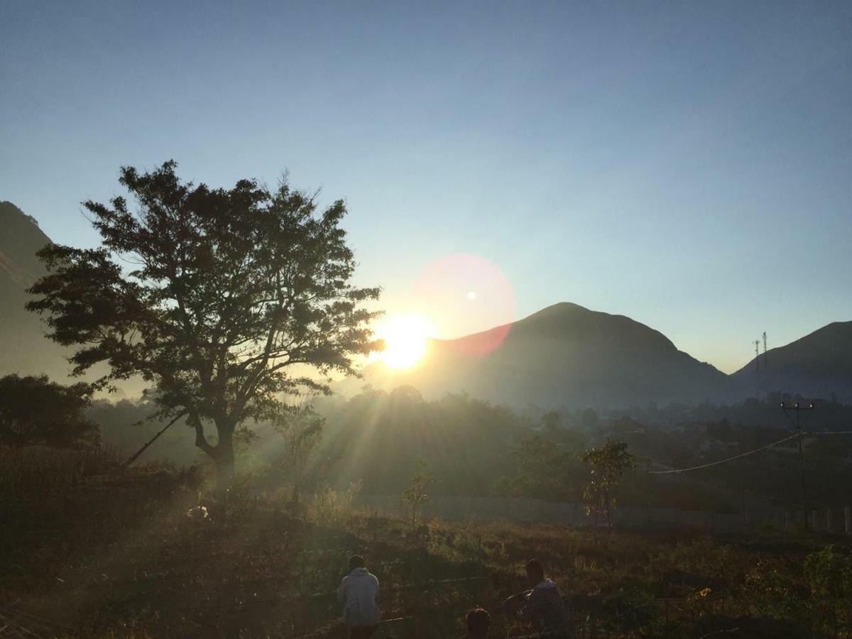 Rinjani Hill Hotel サンバラン・ラワン エクステリア 写真
